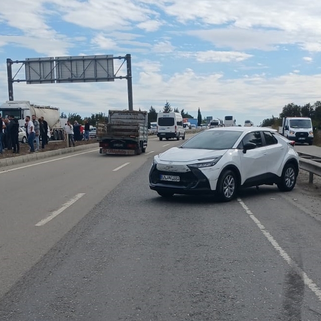Tekirdağ'daki zincirleme trafik kazasında 3 kişi yaralandı