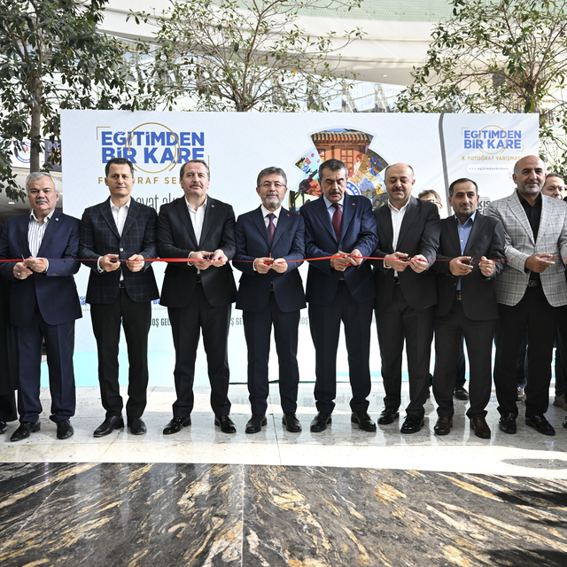Bakanlar Tekin ve Yumaklı, "Eğitimden Bir Kare" fotoğraf sergisinin açılışı...