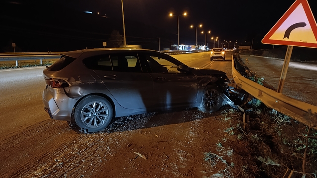 Samsun'da bariyere çarpan otomobildeki 1 kişi yaralandı