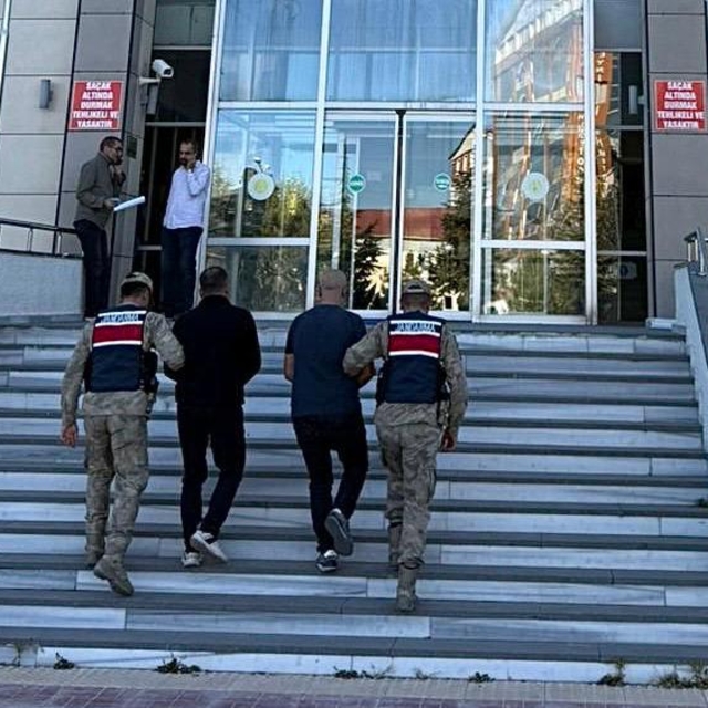 Bitlis kırsalında Afganistan uyruklu 2 düzensiz göçmen yakalandı