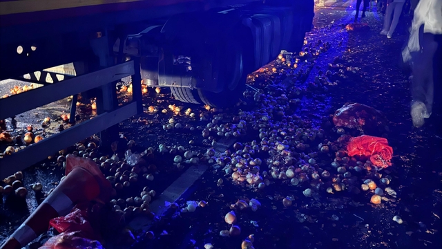 Batman'da TIR, park halindeki TIR'a çarptı: 1 ölü, 1 yaralı