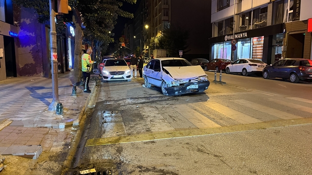 Eskişehir'de otomobilin çarptığı elektrikli bisikletteki kişi yaralandı