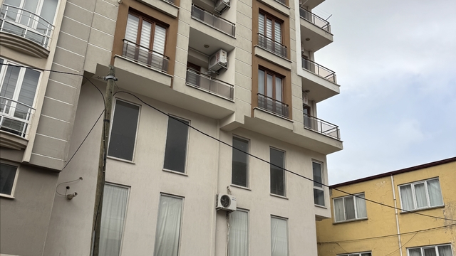 Denizli'de bir kişi 6 ay önce evlendiği karısını öldürdükten sonra intihar etti