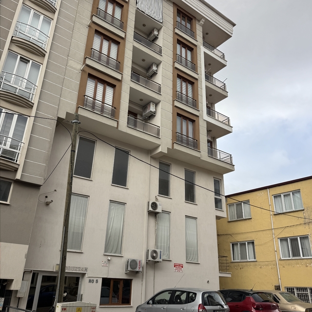 Denizli'de bir kişi 6 ay önce evlendiği karısını öldürdükten sonra intihar...