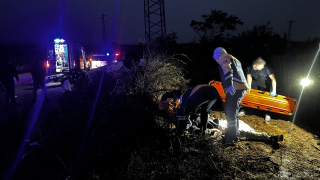 Kırklareli'nde polisten kaçarken şarampole devrilen otomobildeki 1 kişi yaralandı