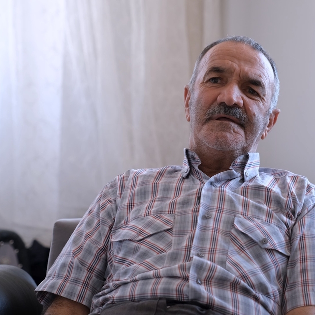 Bakan Kurum, yeni konutlarına yerleşen depremzede çiftin görüntülerini payl...