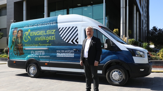 Melikgazi Belediyesi, "Engelsiz Melikgazi" minibüsünü hizmete sundu
