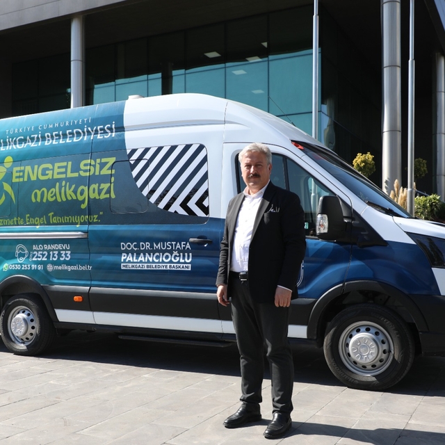 Melikgazi Belediyesi, "Engelsiz Melikgazi" minibüsünü hizmete sundu