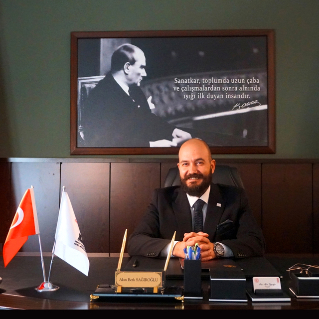 Erzurum Devlet Tiyatrosu "Hadi Artık Birlikte Gülelim" mottosuyla yeni sezo...