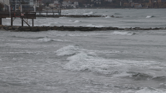 Tekirdağ'da poyraz deniz ulaşımını olumsuz etkiliyor