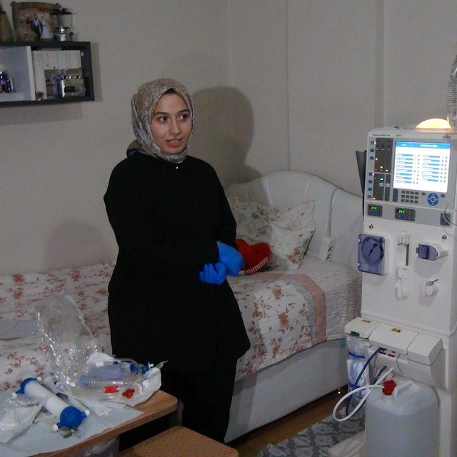 Evde hemodiyalizle hayata tutundu