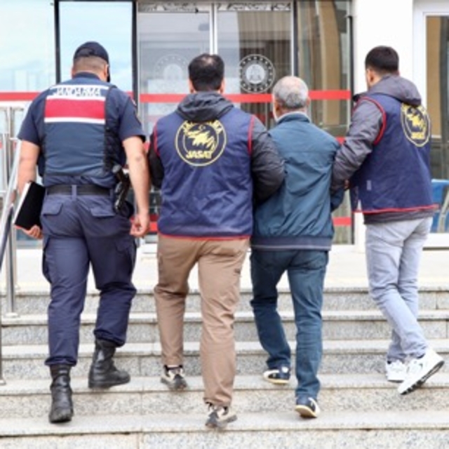 Diyarbakır'da "kasten adam öldürme" suçundan aranan zanlı Kırklareli'nde ya...