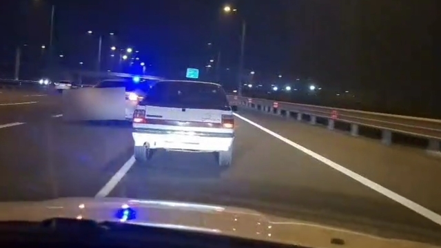 Otomobilin kapı döşemesinde 2 kilo uyuşturucu ham maddesi ele geçirildi