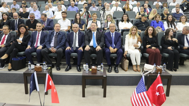 Adana'da ABD'deki yatırım fırsatları anlatıldı