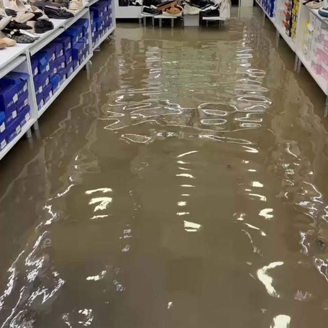 İzmir'de sağanak etkili oluyor; en çok yağışı Dikili aldı (3)