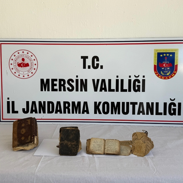 Mersin'de el yazması Kur'an-ı Kerim operasyonu