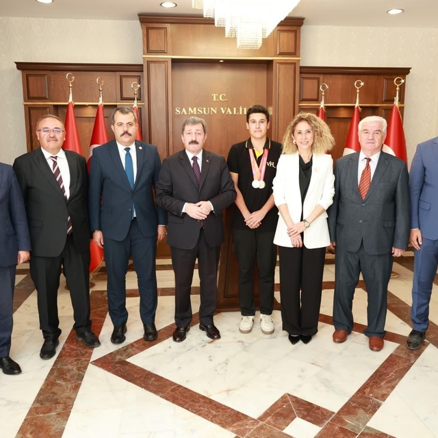 Vali Tavlı, TEKNOFEST'te derece elde eden öğrencileri ağırladı