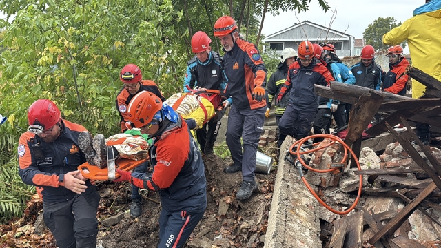 Edirne'de 6,2 büyüklüğünde deprem senaryosuyla tatbikat yapıldı