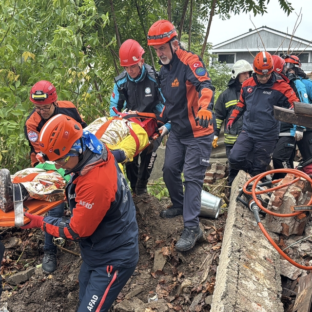 Edirne'de 6,2 büyüklüğünde deprem senaryosuyla tatbikat yapıldı