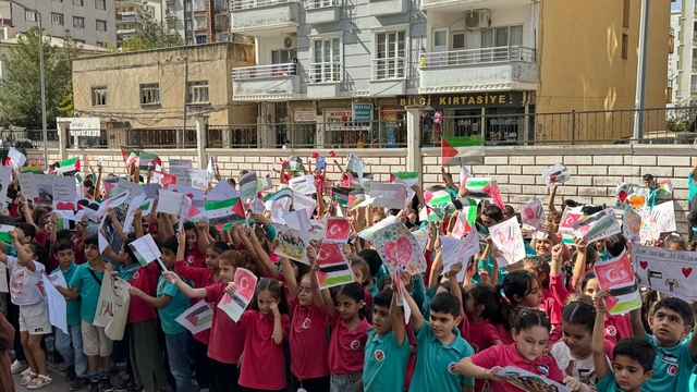 Kurtalan'da öğrencilerden "Filistin'e destek" etkinliği