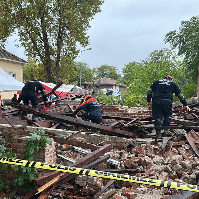 Edirne'de deprem tatbikatı gerçeği aratmadı