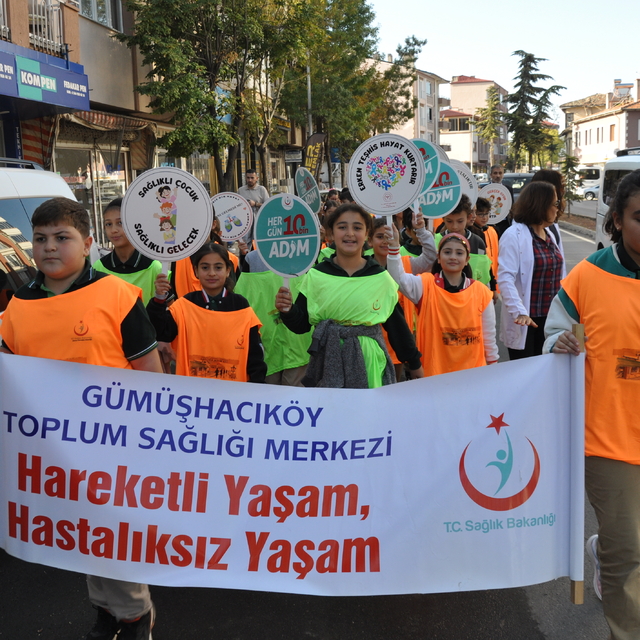 Gümüşhacıköy'de öğrenciler sağlık için adım attı