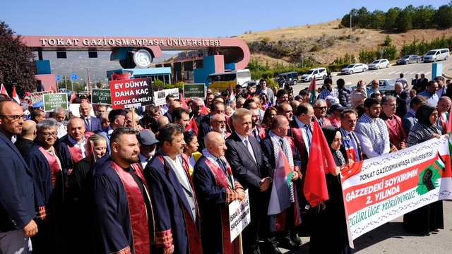 Tokat'ta üniversite öğrencileri "Özgürlüğe Yürüyoruz" sloganıyla Gazze'ye destek verdi