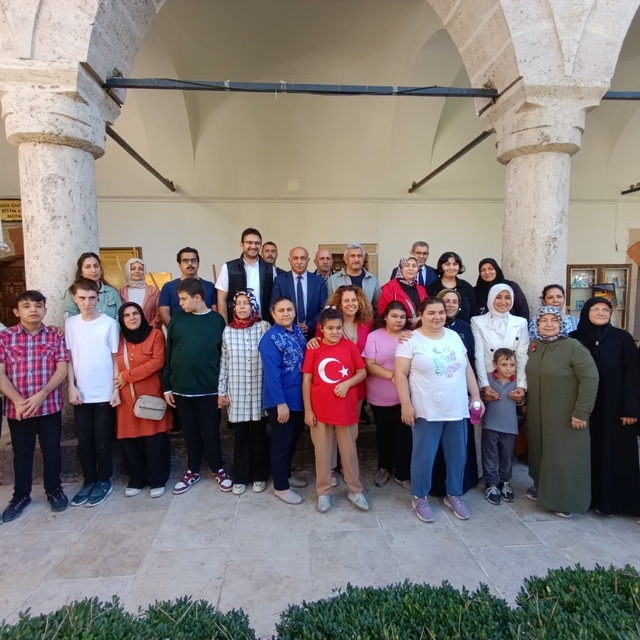 Amasya'da "Otizmli Çocukların Objektifinden Camiler" adlı fotoğraf sergisi...