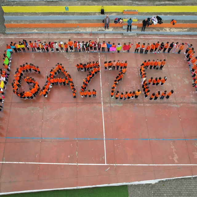 Balıkesir'de öğrenciler koreografiyle Gazze'ye destek verdi