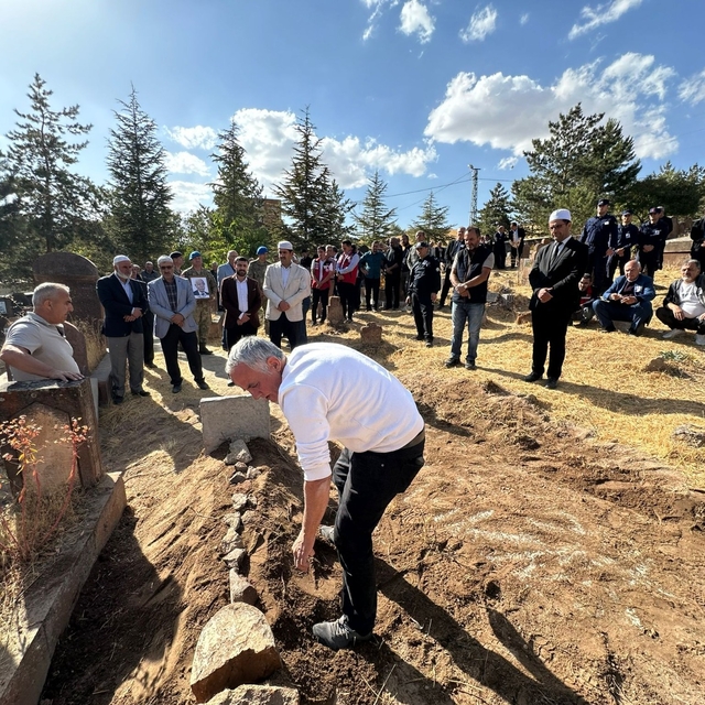 Aydın'da vefat eden Kore Gazisi Azap Bitlis'te son yolculuğuna uğurlandı