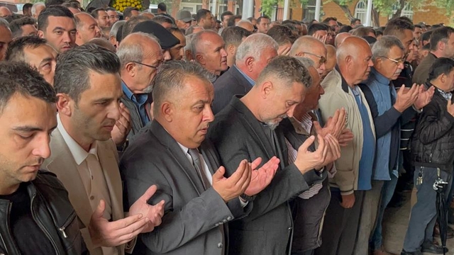 Balkon kapısından içeri girerken eşiğe takılıp başını yere çarpan avukat öldü (2)