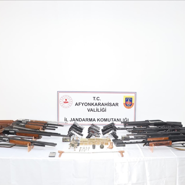 Afyonkarahisar'da düğünlerde havaya ateş açan 20 şüpheli yakalandı