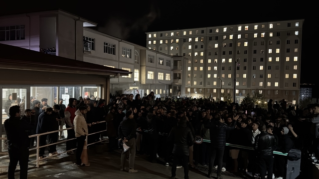Edirne'de öğrenci yurdunda "su kesintisi" protestosu