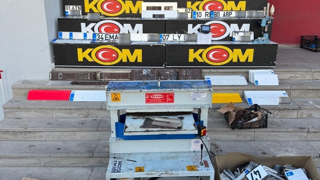 Adana'da 1166 sahte plaka ele geçirildi