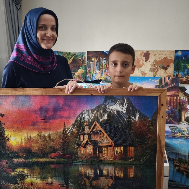 Bin ve 2 bin parçalık 30 puzzle tamamlayan Ahmet Hamza'nın hedefi sergi açm...