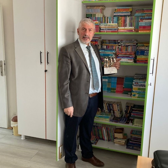 Erzurumlu öğretmen öğrencilere okuma alışkanlığı kazandırmak için kütüphane...