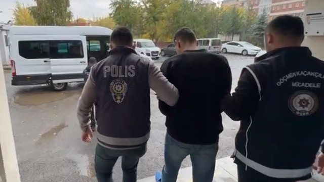 Ağrı'da göçmen kaçakçılığı iddiasıyla 3 şüpheli tutuklandı