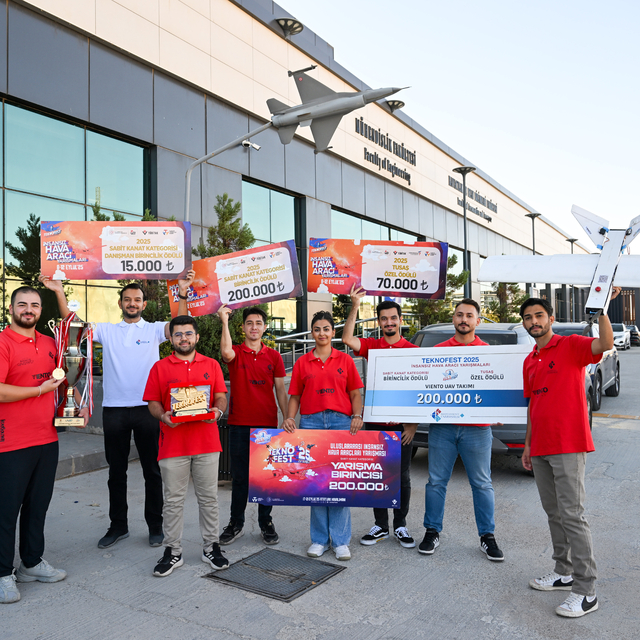 Gaziantepli öğrencilerin tasarladığı İHA, TEKNOFEST'te çifte ödül kazandı