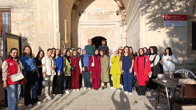 Çemişgezek Meslek Yüksekokulu öğrencileri ilçenin tarihi yerlerini gezdi