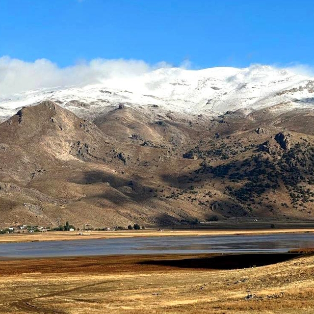 Muğla'nın yüksek kesimlerine mevsimin ilk karı yağdı