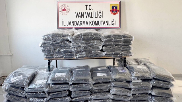 Van'da gümrük kaçağı malzemeler ele geçirildi