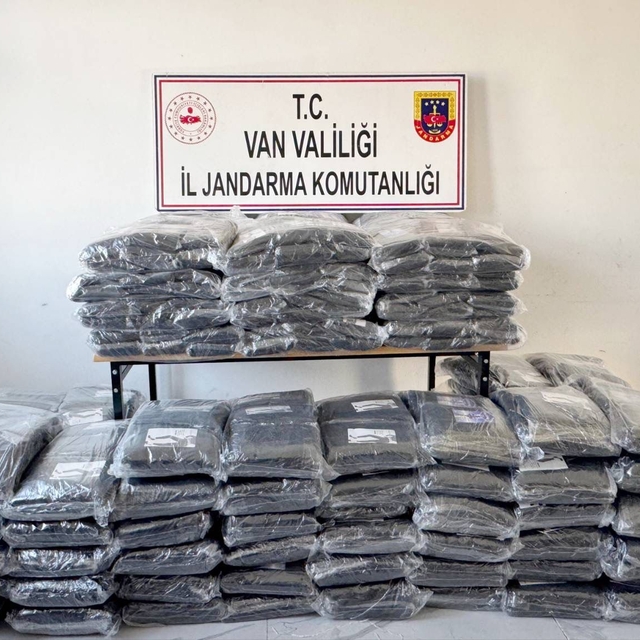 Van'da gümrük kaçağı malzemeler ele geçirildi