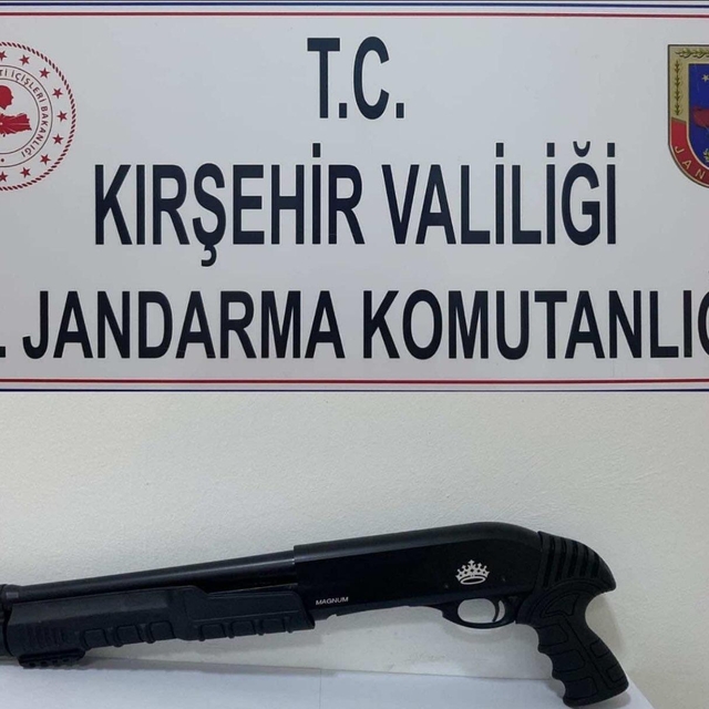 Kırşehir'de aracında ruhsatsız tüfek ele geçirilen kişiye idari para cezası