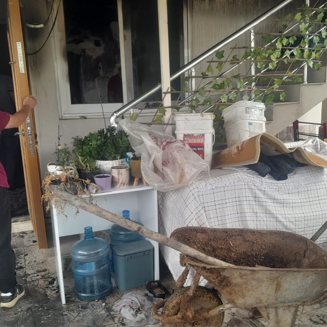 Mersin'de evde çıkan yangın söndürüldü