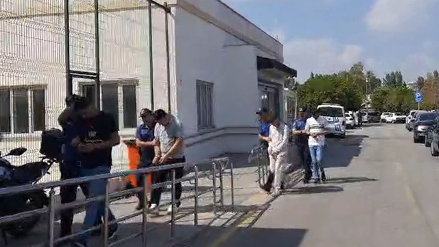 Adana'da, alacak kavgası kamerada (2)