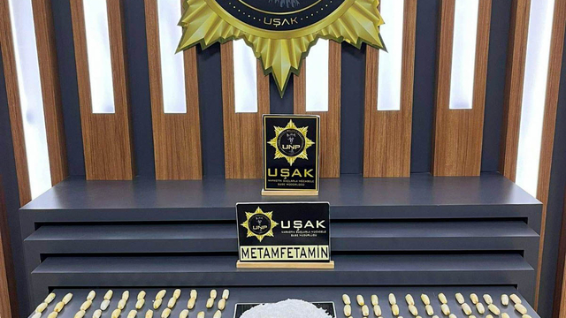 Uşak'ta midelerinde uyuşturucu tespit edilen yabancı uyruklu 3 şüpheli tutuklandı