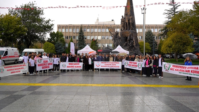 Uşak'ta meme kanserine dikkat çekmek amacıyla yürüyüş düzenlendi
