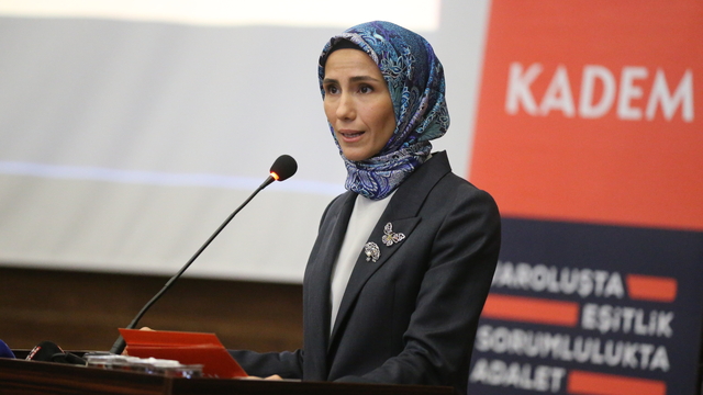 Siirt'te "Toplumsal Huzur Sürecinde Türkiye: Değişimin Öznesi Olarak Kadın" paneli düzenlendi