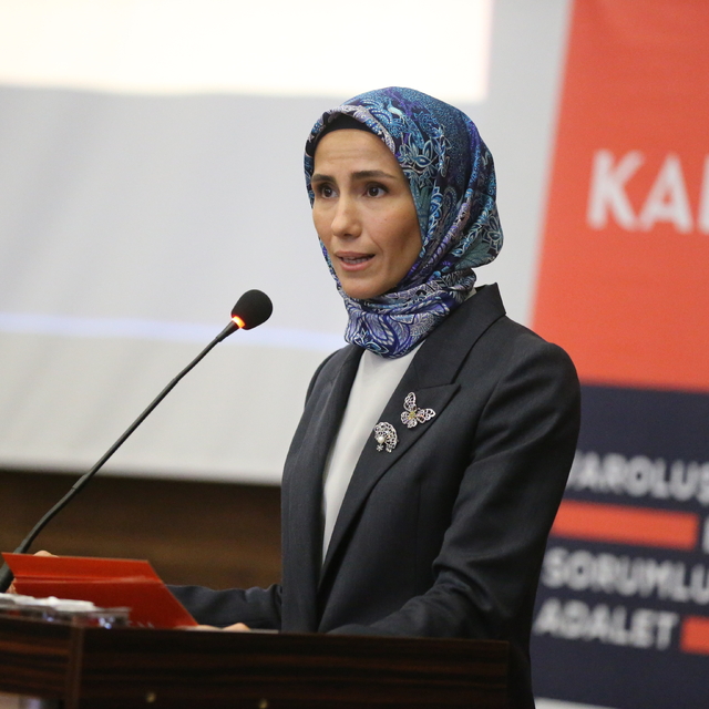 Siirt'te "Toplumsal Huzur Sürecinde Türkiye: Değişimin Öznesi Olarak Kadın"...