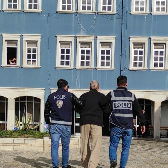İzmir'de 70 yaşındaki firari hükümlü yakalandı